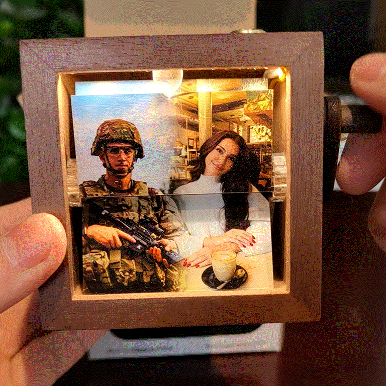 Gift for Mom/ Daughter - Hugging Frame - Hand-Crank Animation Machine with Hugging Animation, Long Distance Gift For Mother/ Daughter/ Family